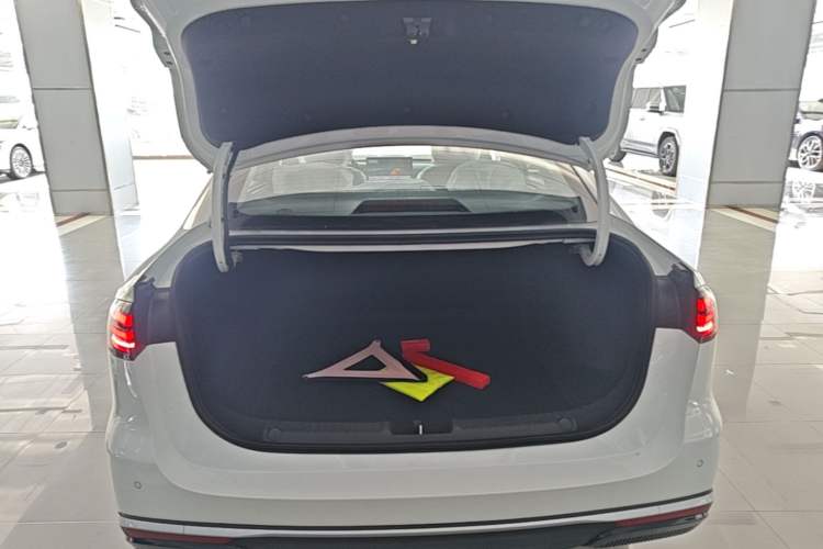 Used Geely Galaxy Stellar 6 2026 Model 60km Sailing Edition Trunk