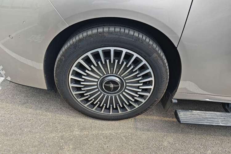 Used Geely Galaxy V900 2026 Model Jin Hui Collection Edition Left Front Wheel Hub