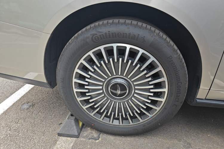 Used Geely Galaxy V900 2026 Model Jin Hui Collection Edition Right Rear Wheel Hub