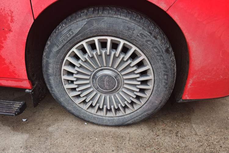 Used Geely Galaxy V900 2026 Model 1220 Four-Wheel Drive Max Edition Right Front Wheel Hub