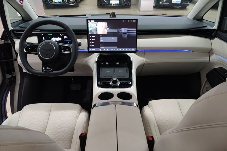 Used Geely Galaxy V900 2026 Model Jin Hui Collection Edition Center Console