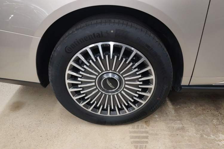 Used Geely Galaxy V900 2026 Model Jin Hui Collection Edition Right Rear Wheel Hub
