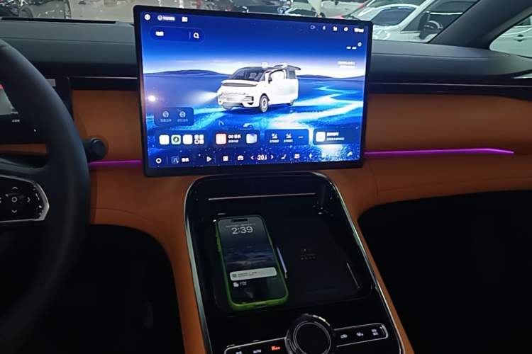 Used Geely Galaxy V900 2026 Model 1220 Four-Wheel Drive Max Edition Audio And AC Panel