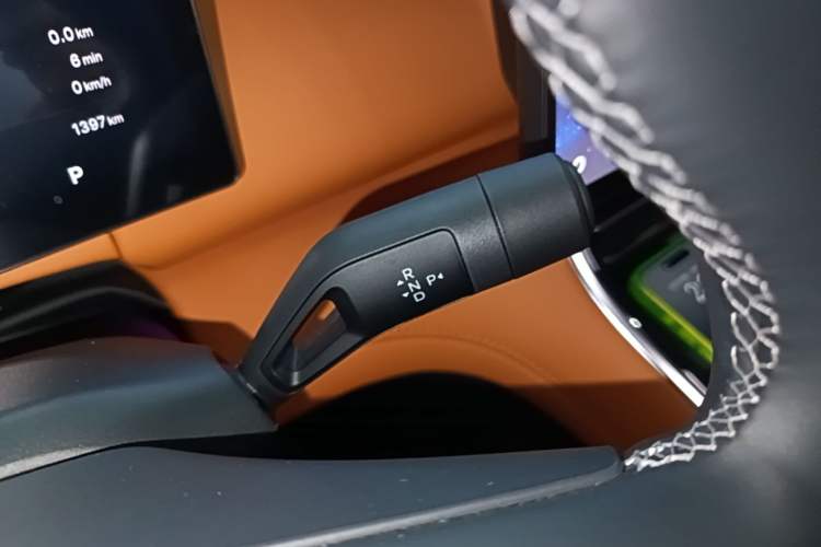 Used Geely Galaxy V900 2026 Model 1220 Four-Wheel Drive Max Edition Gear Lever