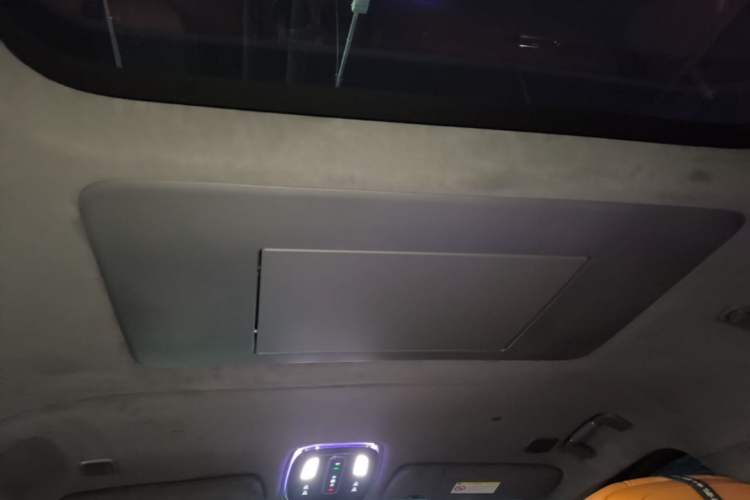 Used Geely Galaxy V900 2026 Model 1220 Four-Wheel Drive Max Edition Headliner
