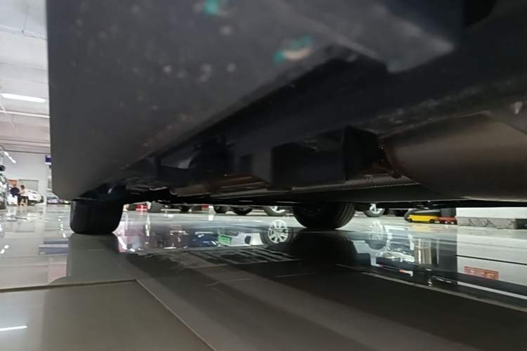 Used Geely Galaxy V900 2026 Model 1220 Four-Wheel Drive Max Edition Left Side Sill