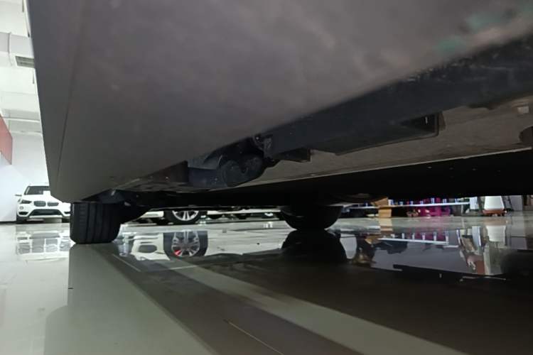 Used Geely Galaxy V900 2026 Model 1220 Four-Wheel Drive Max Edition Right Side Sill