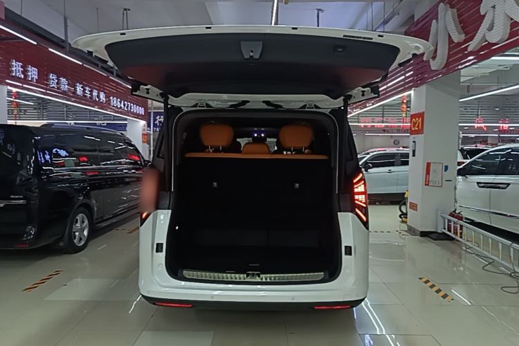Used Geely Galaxy V900 2026 Model 1220 Four-Wheel Drive Max Edition Trunk