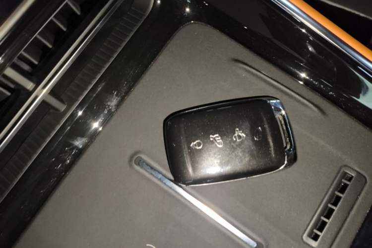 Used Geely Galaxy V900 2026 Model 1220 Four-Wheel Drive Max Edition Vehicle Key