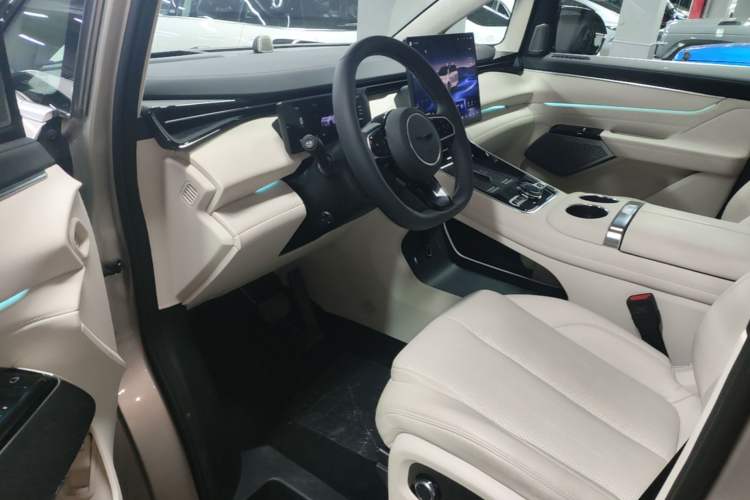 Used Geely Galaxy V900 2026 Model Jin Hui Collection Edition Driver Seat