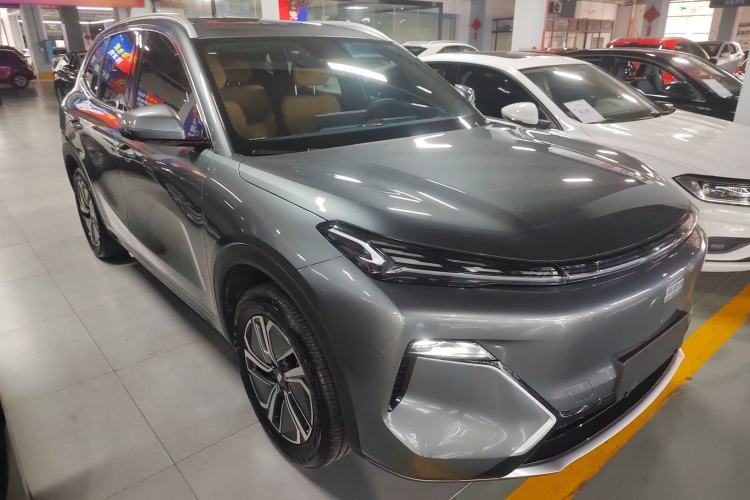 Used Geely Galaxy Xingjian 7 EM-i 2025 120km Launch+ Version Exterior 2