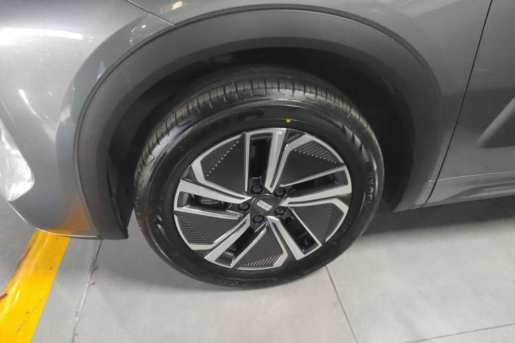 Used Geely Galaxy Xingjian 7 EM-i 2025 120km Launch+ Version Exterior 7