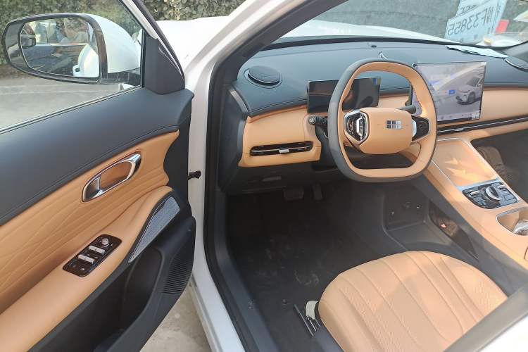 Used Geely Galaxy Xingjian 7 EM-i 2025 120km Launch+ Version Driver Seat