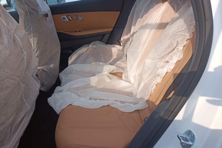 Used Geely Galaxy Xingjian 7 EM-i 2025 120km Launch+ Version Left Rear Seat