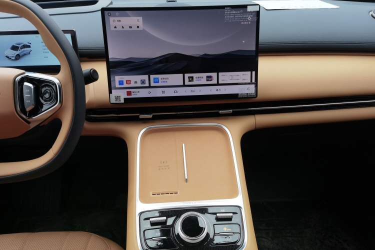 Used Geely Galaxy Xingjian 7 EM-i 2025 120km Exploration+ Version Audio And AC Panel