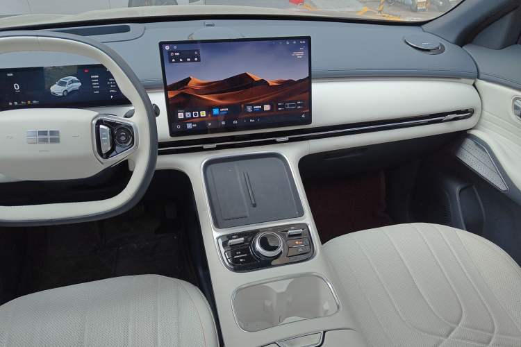 Used Geely Galaxy Xingjian 7 EM-i 2025 120km Exploration+ Version Audio And AC Panel