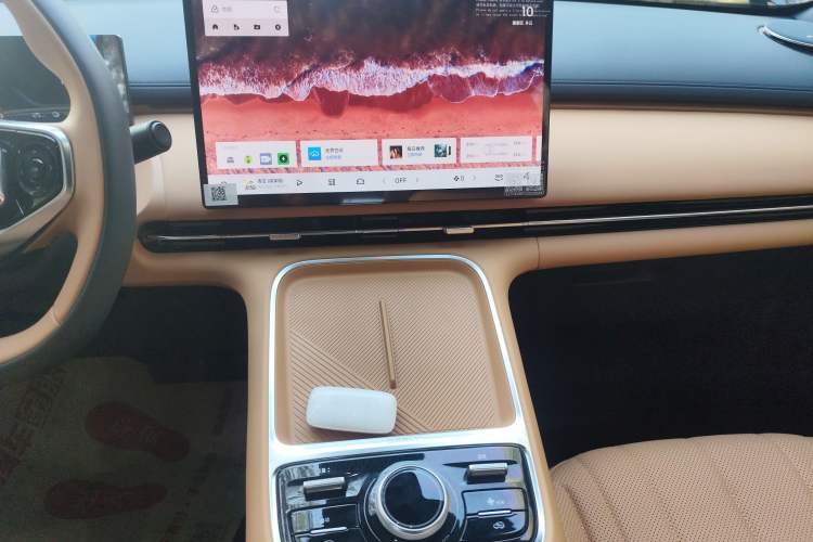 Used Geely Galaxy Xingjian 7 EM-i 2025 120km Launch+ Version Audio And AC Panel