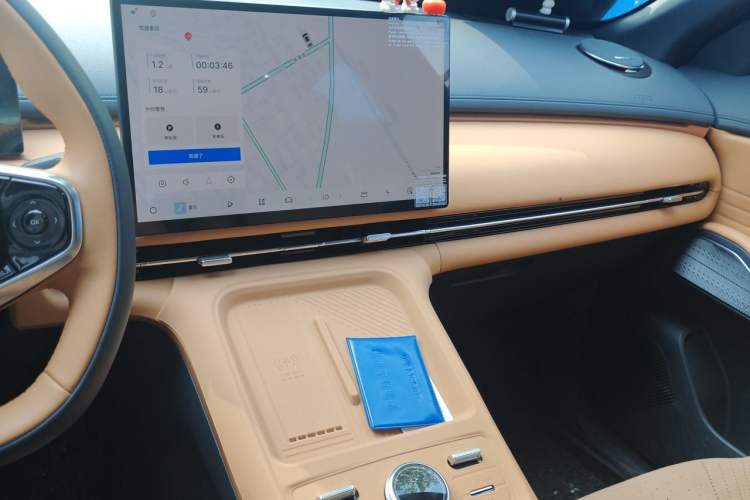 Used Geely Galaxy Xingjian 7 EM-i 2025 120km Launch+ Version Audio And AC Panel