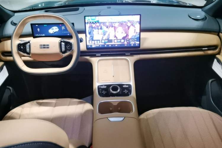 Used Geely Galaxy Xingjian 7 EM-i 2025 120km Exploration+ Version Center Console