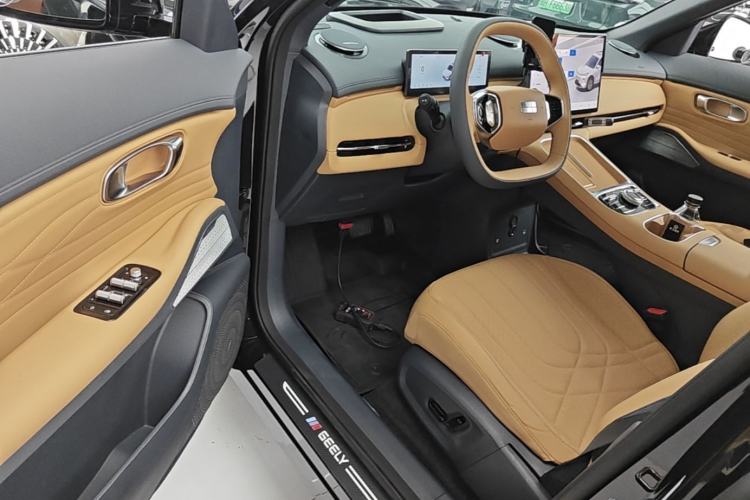 Used Geely Galaxy Xingjian 7 EM-i 2025 120km Navigator Edition Driver Seat