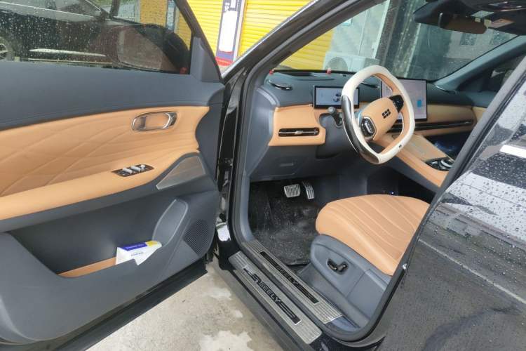 Used Geely Galaxy Xingjian 7 EM-i 2025 120km Exploration+ Version Driver Seat