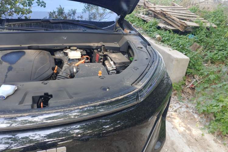 Used Geely Galaxy Xingjian 7 EM-i 2025 120km Launch+ Version Engine Bay Left