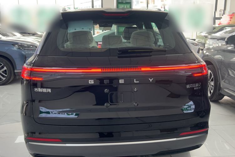 Used Geely Galaxy Xingjian 7 EM-i 2025 120km Launch+ Version Exterior 4