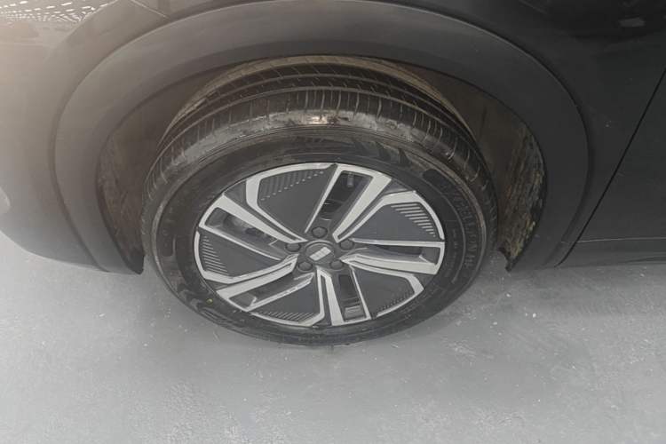 Used Geely Galaxy Xingjian 7 EM-i 2025 120km Exploration+ Version Exterior 4