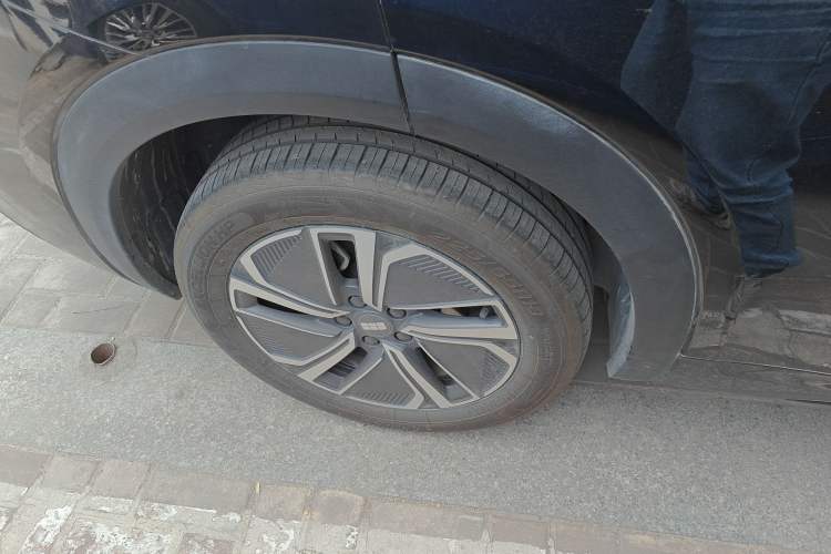 Used Geely Galaxy Xingjian 7 EM-i 2025 120km Exploration+ Version Exterior 5