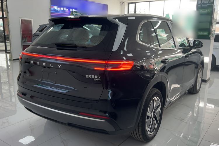 Used Geely Galaxy Xingjian 7 EM-i 2025 120km Launch+ Version Exterior 5