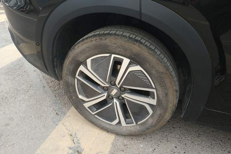 Used Geely Galaxy Xingjian 7 EM-i 2025 120km Launch+ Version Exterior 5