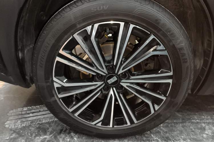 Used Geely Galaxy Xingjian 7 EM-i 2025 120km Navigator Edition Exterior 8