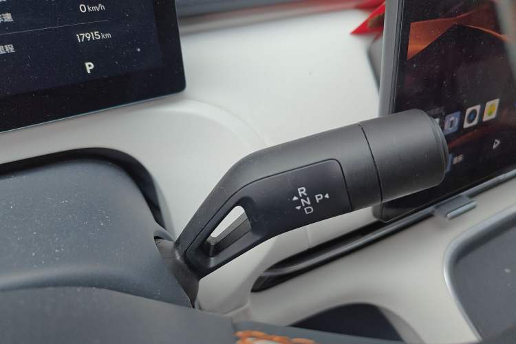 Used Geely Galaxy Xingjian 7 EM-i 2025 120km Exploration+ Version Gear Lever