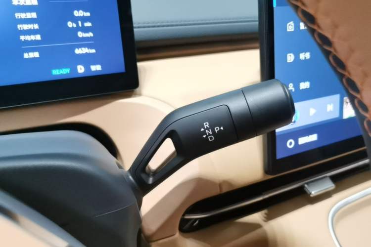 Used Geely Galaxy Xingjian 7 EM-i 2025 120km Exploration+ Version Gear Lever