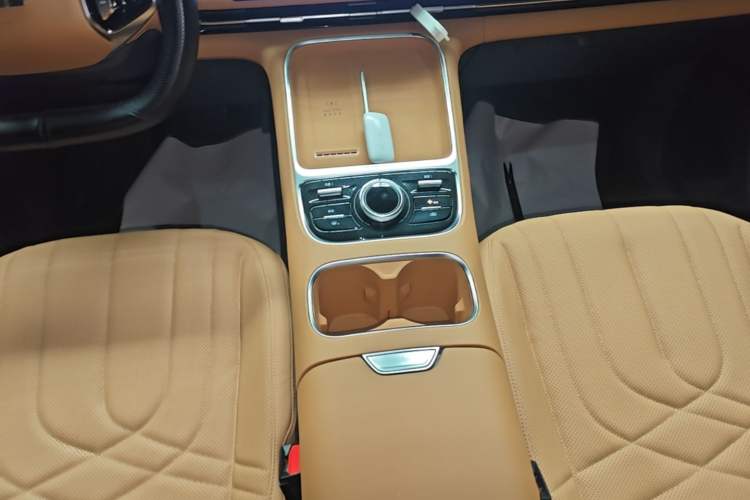 Used Geely Galaxy Xingjian 7 EM-i 2025 120km Exploration+ Version Gear Lever