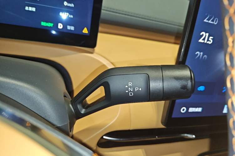 Used Geely Galaxy Xingjian 7 EM-i 2025 120km Exploration+ Version Gear Lever