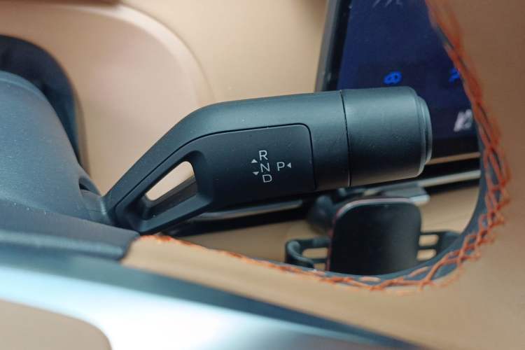 Used Geely Galaxy Xingjian 7 EM-i 2025 120km Navigator Edition Gear Lever