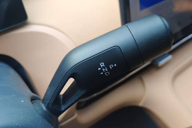 Used Geely Galaxy Xingjian 7 EM-i 2025 120km Launch+ Version Gear Lever