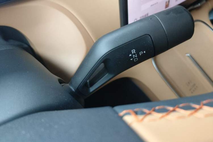 Used Geely Galaxy Xingjian 7 EM-i 2025 120km Exploration+ Version Gear Lever