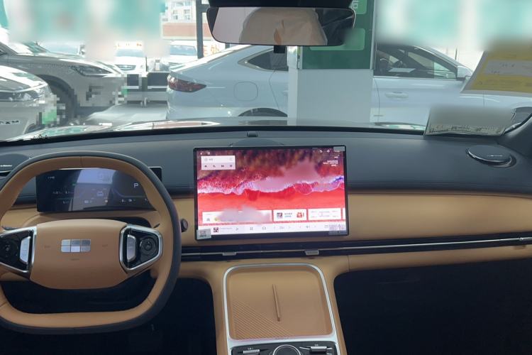 Used Geely Galaxy Xingjian 7 EM-i 2025 120km Launch+ Version Interior 3