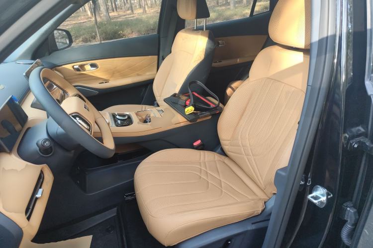 Used Geely Galaxy Xingjian 7 EM-i 2025 120km Launch+ Version Left Front Seat