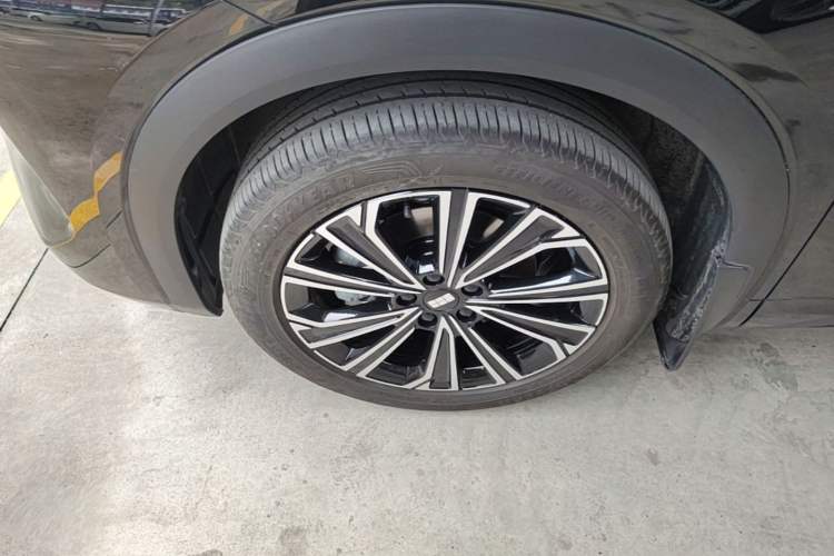 Used Geely Galaxy Xingjian 7 EM-i 2025 120km Navigator Edition Left Front Wheel Hub