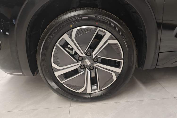 Used Geely Galaxy Xingjian 7 EM-i 2025 120km Exploration+ Version Left Front Wheel Hub