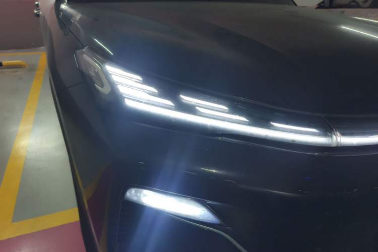 Used Geely Galaxy Xingjian 7 EM-i 2025 120km Exploration+ Version Right Front Headlight