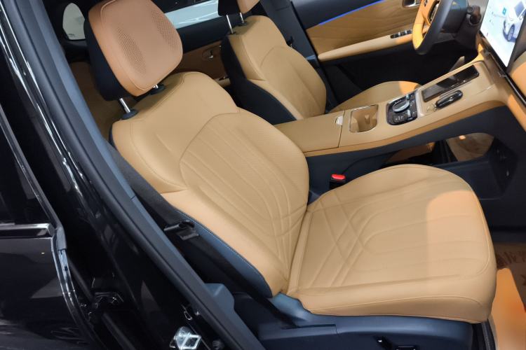 Used Geely Galaxy Xingjian 7 EM-i 2025 120km Navigator Edition Right Front Seat