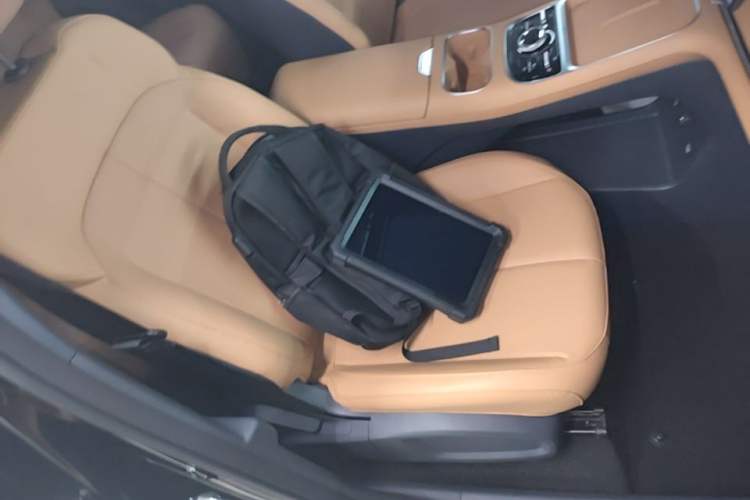 Used Geely Galaxy Xingjian 7 EM-i 2025 55 km Launch Edition Right Front Seat