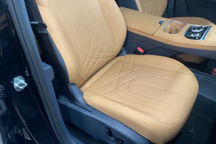 Used Geely Galaxy Xingjian 7 EM-i 2025 120km Exploration+ Version Right Front Seat