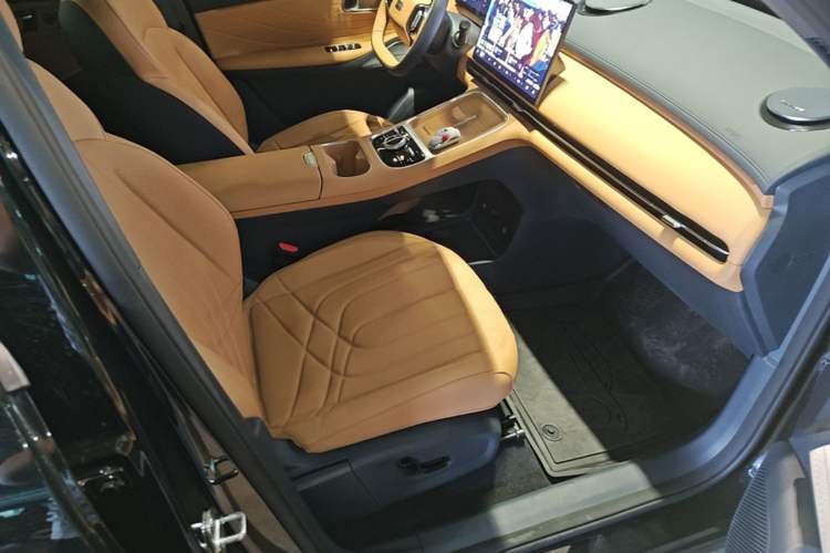 Used Geely Galaxy Xingjian 7 EM-i 2025 120km Exploration+ Version Right Front Seat