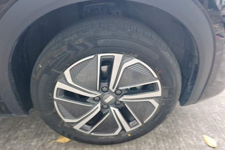 Used Geely Galaxy Xingjian 7 EM-i 2025 55km Exploration Edition Right Front Wheel Hub