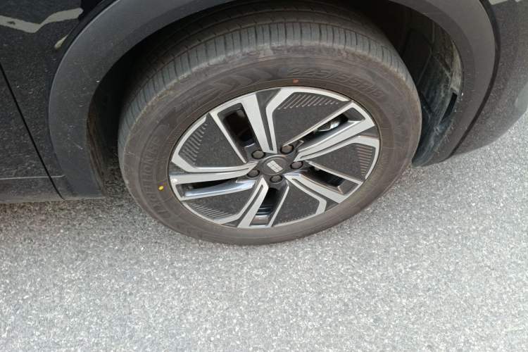 Used Geely Galaxy Xingjian 7 EM-i 2025 120km Exploration+ Version Right Front Wheel Hub